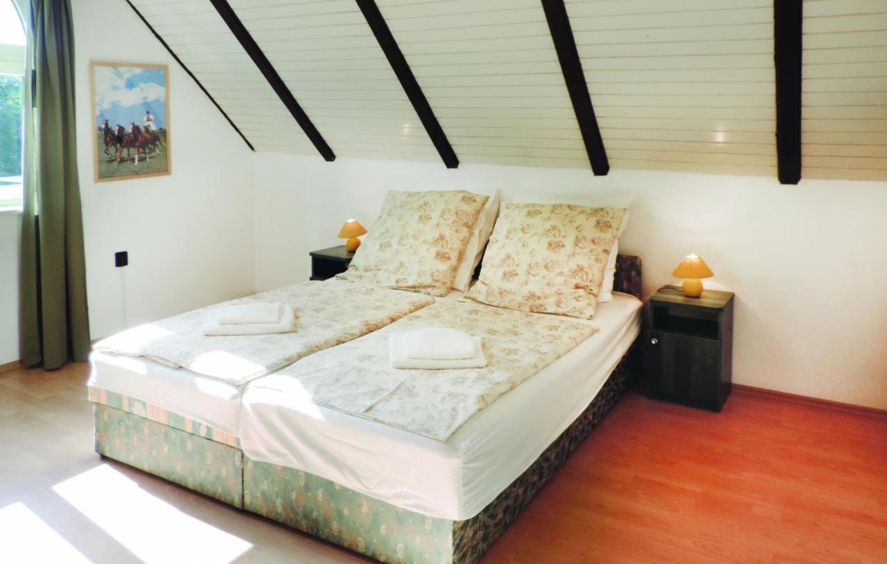Landhaus Toereki Mit Pool Siófok Extérieur photo